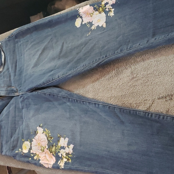 Maurices High Rise jeans - Picture 2 of 5